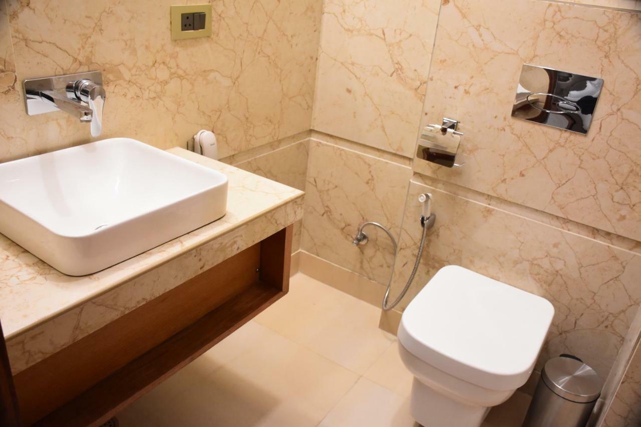 Hotel Orchid Blu Алигарх Экстерьер фото