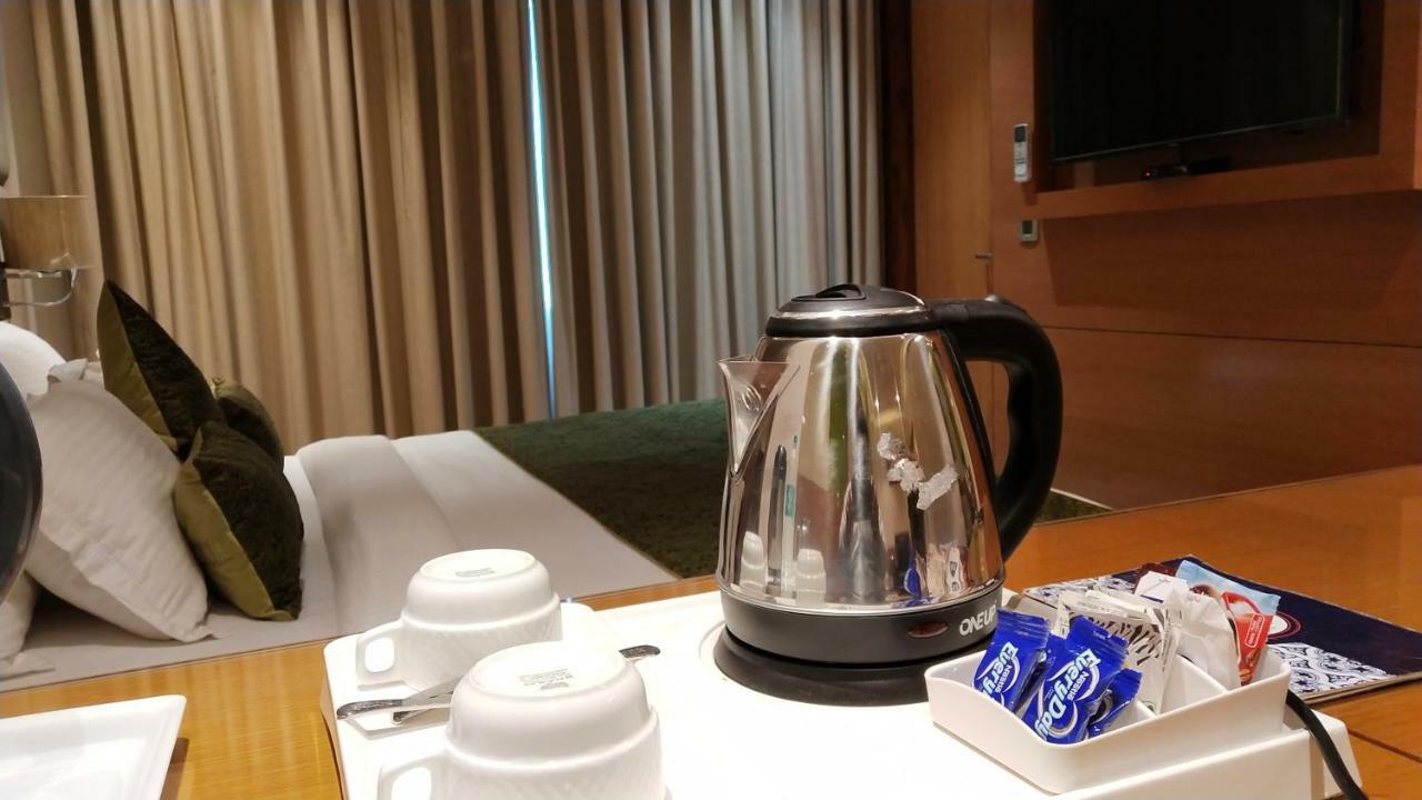 Hotel Orchid Blu Алигарх Экстерьер фото