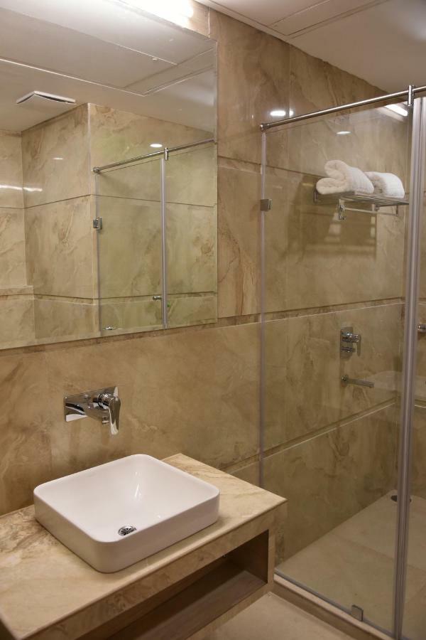 Hotel Orchid Blu Алигарх Экстерьер фото