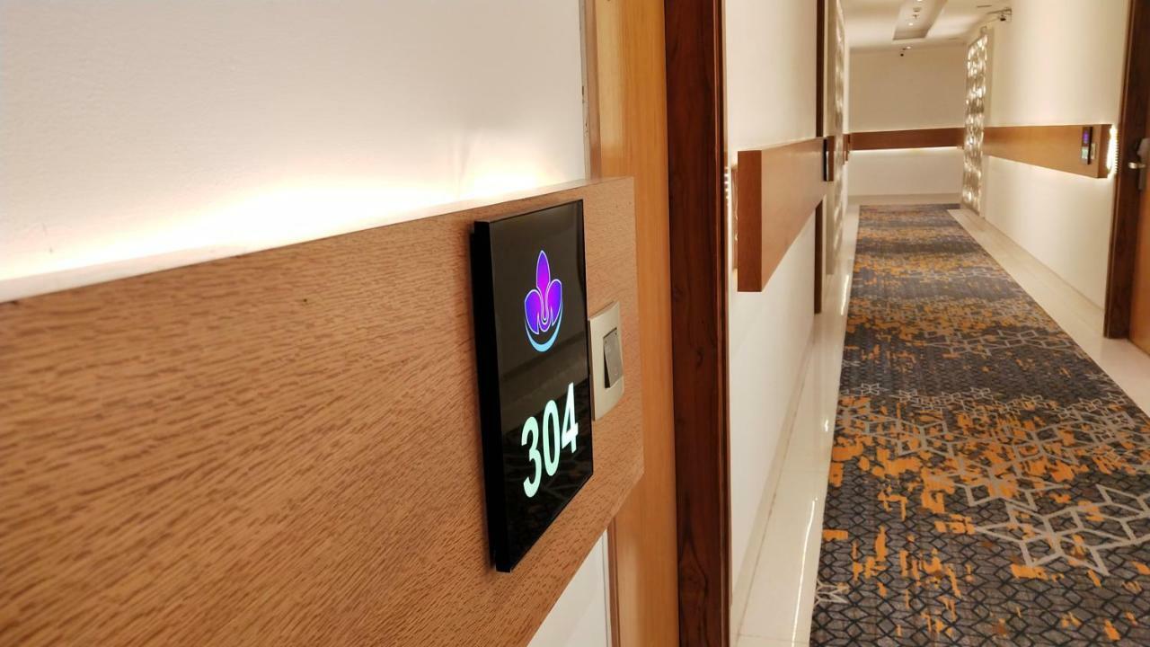 Hotel Orchid Blu Алигарх Экстерьер фото