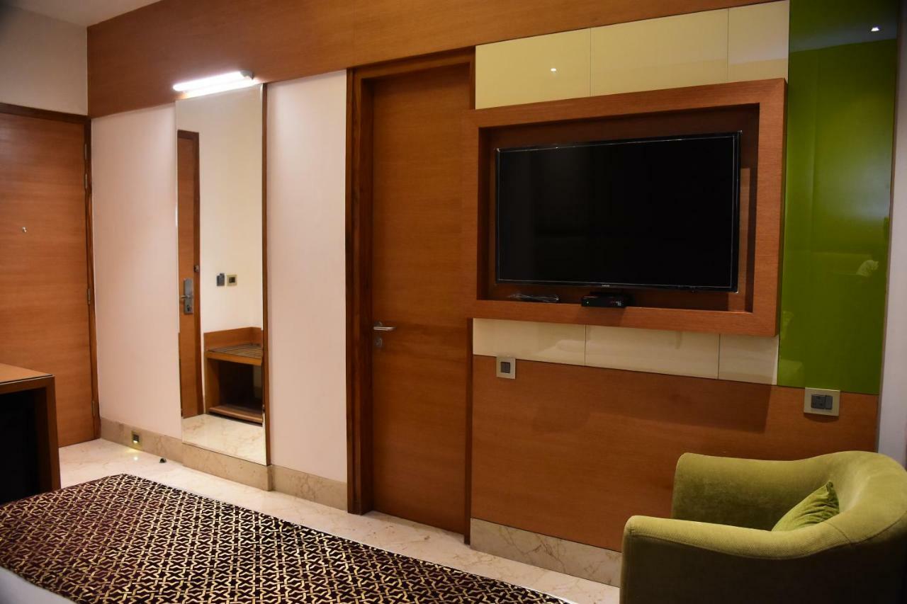 Hotel Orchid Blu Алигарх Экстерьер фото