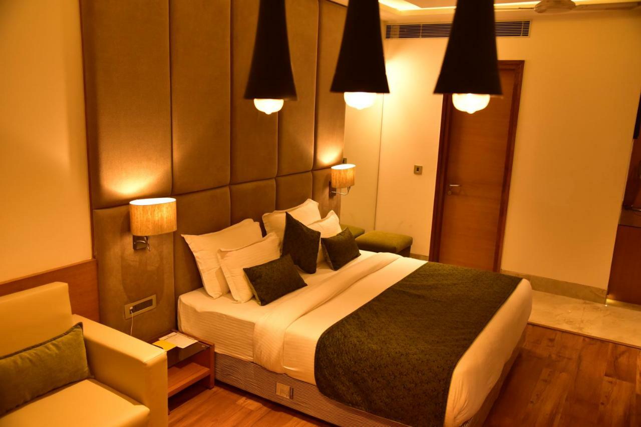 Hotel Orchid Blu Алигарх Экстерьер фото