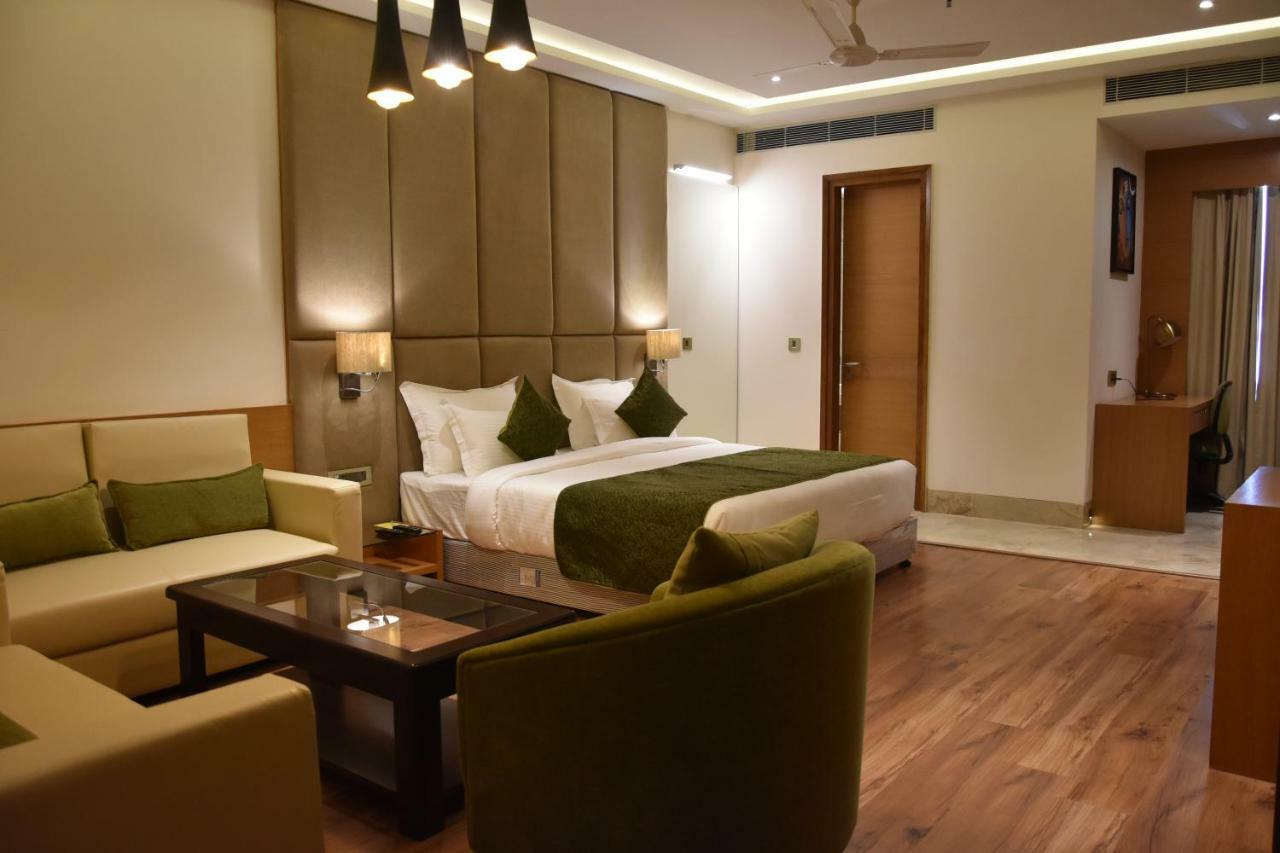 Hotel Orchid Blu Алигарх Экстерьер фото