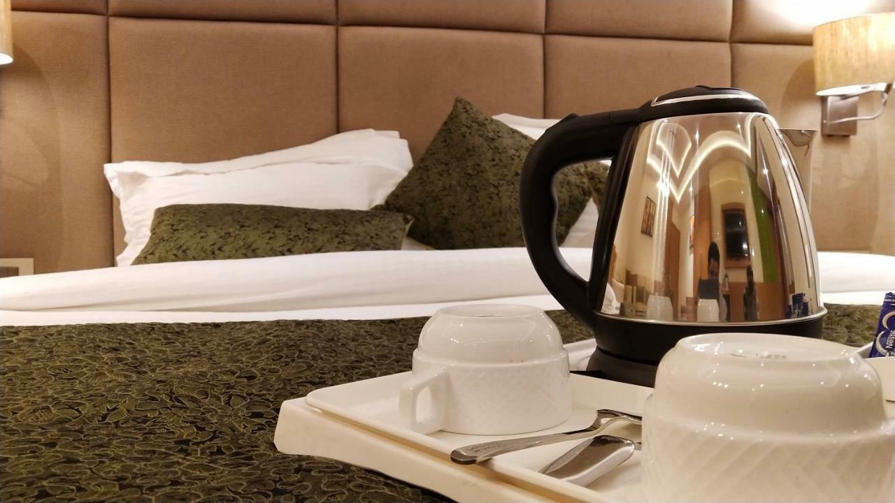 Hotel Orchid Blu Алигарх Экстерьер фото