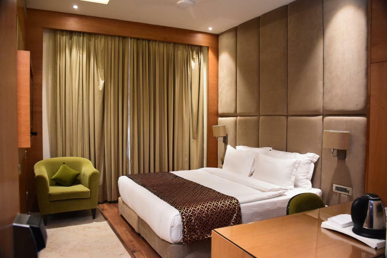 Hotel Orchid Blu Алигарх Экстерьер фото