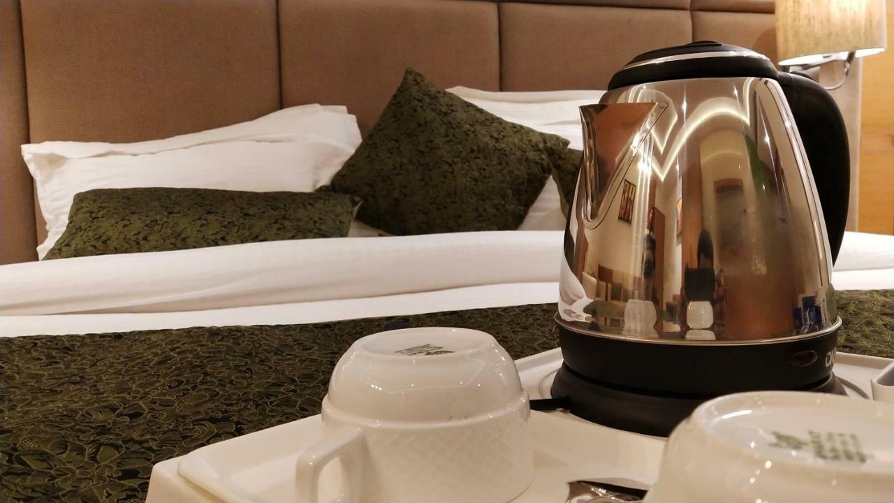 Hotel Orchid Blu Алигарх Экстерьер фото